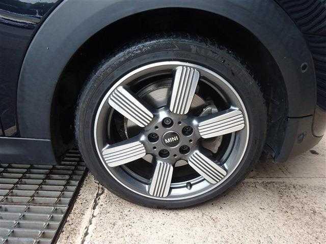 ＭＩＮＩ クーパーＳ　６０イヤーズエディション　衝突被害軽減ブレーキ　オートクルーズコントロール　パーキングアシスト　バックカメラ　アイドリングストップ　ＬＥＤヘッドライト　レザーシート　ＥＴＣ　ナビ（12枚目）
