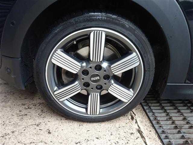 ＭＩＮＩ クーパーＳ　６０イヤーズエディション　衝突被害軽減ブレーキ　オートクルーズコントロール　パーキングアシスト　バックカメラ　アイドリングストップ　ＬＥＤヘッドライト　レザーシート　ＥＴＣ　ナビ（13枚目）