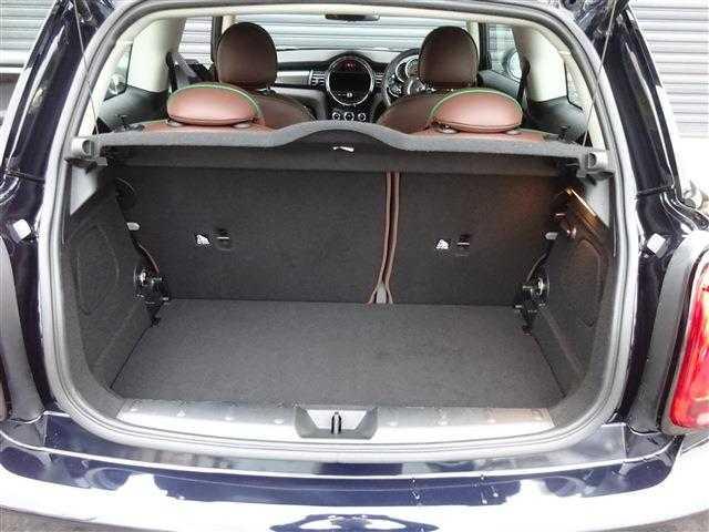 ＭＩＮＩ クーパーＳ　６０イヤーズエディション　衝突被害軽減ブレーキ　オートクルーズコントロール　パーキングアシスト　バックカメラ　アイドリングストップ　ＬＥＤヘッドライト　レザーシート　ＥＴＣ　ナビ（33枚目）