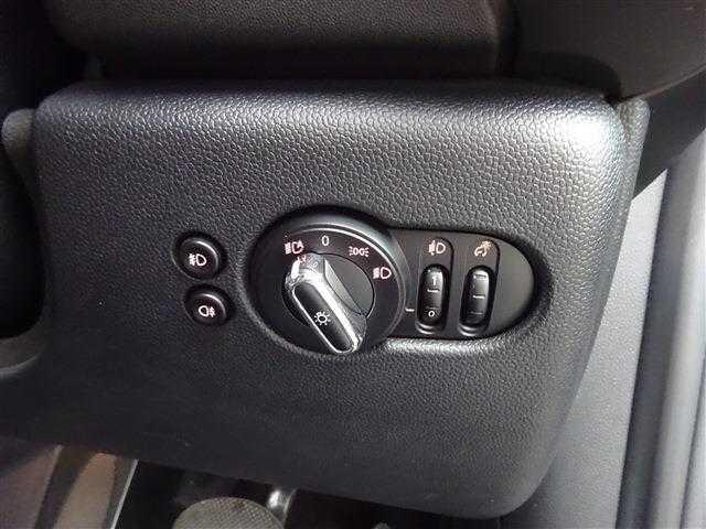 ＭＩＮＩ クーパーＳ　６０イヤーズエディション　衝突被害軽減ブレーキ　オートクルーズコントロール　パーキングアシスト　バックカメラ　アイドリングストップ　ＬＥＤヘッドライト　レザーシート　ＥＴＣ　ナビ（35枚目）