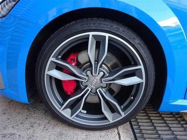 ＴＴＳクーペ ２．０ＴＦＳＩ　クワトロ　Ｂａｎｇ＆Ｏｌｆｓｅｎサウンドシステム　ＤＶＤ　ＣＤ　Ｂｌｕｅｔｏｏｔｈ　レザーシート　シートヒーター　アイドリングストップ　トラクションコントロール　ＥＴＣ２．０　クリアランスソナー　バックカメラ（12枚目）