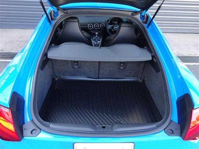 ＴＴＳクーペ ２．０ＴＦＳＩ　クワトロ　Ｂａｎｇ＆Ｏｌｆｓｅｎサウンドシステム　ＤＶＤ　ＣＤ　Ｂｌｕｅｔｏｏｔｈ　レザーシート　シートヒーター　アイドリングストップ　トラクションコントロール　ＥＴＣ２．０　クリアランスソナー　バックカメラ（15枚目）