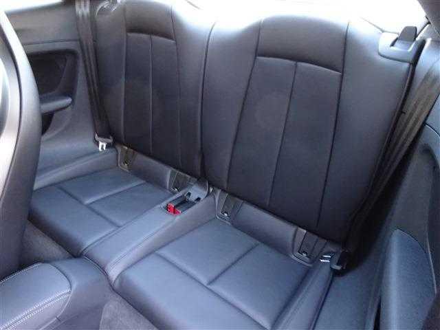 ＴＴＳクーペ ２．０ＴＦＳＩ　クワトロ　Ｂａｎｇ＆Ｏｌｆｓｅｎサウンドシステム　ＤＶＤ　ＣＤ　Ｂｌｕｅｔｏｏｔｈ　レザーシート　シートヒーター　アイドリングストップ　トラクションコントロール　ＥＴＣ２．０　クリアランスソナー　バックカメラ（18枚目）