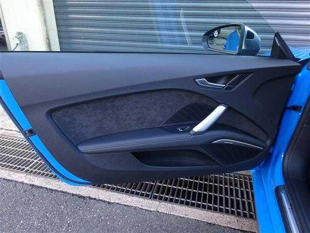 ＴＴＳクーペ ２．０ＴＦＳＩ　クワトロ　Ｂａｎｇ＆Ｏｌｆｓｅｎサウンドシステム　ＤＶＤ　ＣＤ　Ｂｌｕｅｔｏｏｔｈ　レザーシート　シートヒーター　アイドリングストップ　トラクションコントロール　ＥＴＣ２．０　クリアランスソナー　バックカメラ（21枚目）