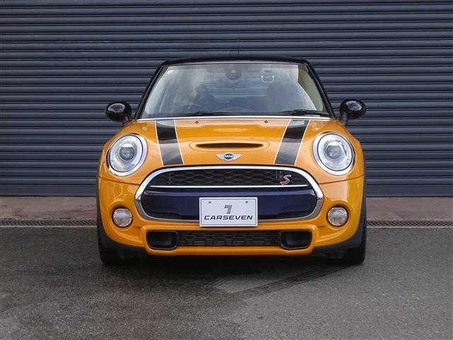 MINI クーパーS 衝突被害軽減ブレーキ オートクルーズコントロール アイドリングストップ LEDヘッドライト ETC ナビ(4枚目)