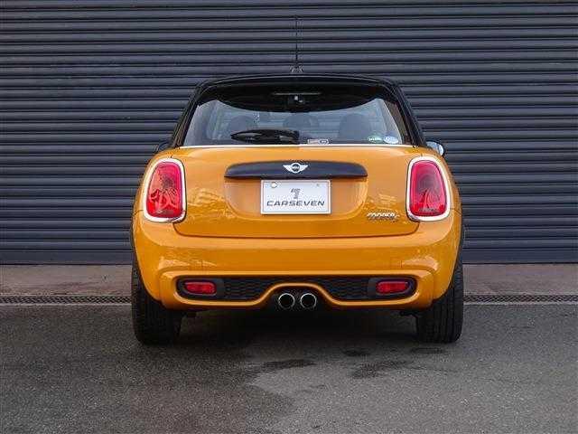 MINI クーパーS 衝突被害軽減ブレーキ オートクルーズコントロール アイドリングストップ LEDヘッドライト ETC ナビ(9枚目)