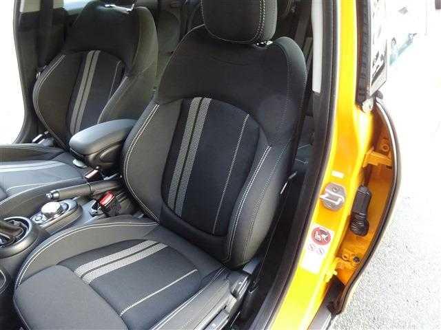 MINI クーパーS 衝突被害軽減ブレーキ オートクルーズコントロール アイドリングストップ LEDヘッドライト ETC ナビ(13枚目)