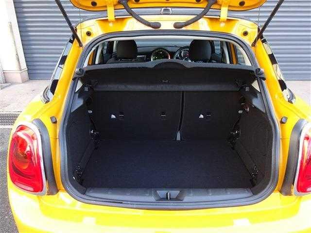 MINI クーパーS 衝突被害軽減ブレーキ オートクルーズコントロール アイドリングストップ LEDヘッドライト ETC ナビ(28枚目)