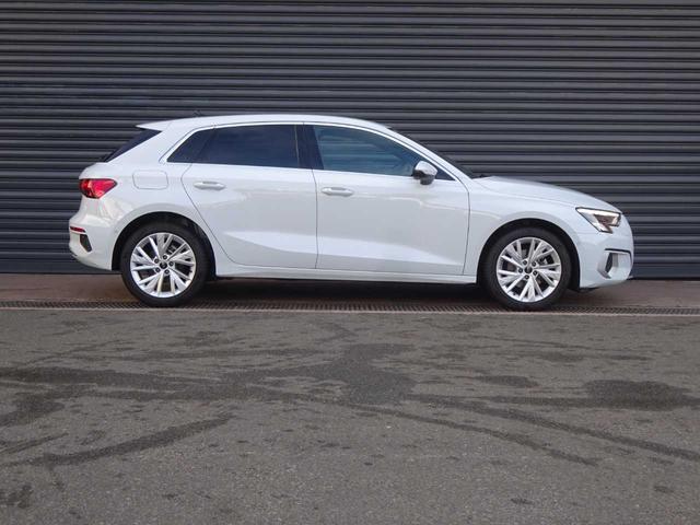 Ａ３ スポーツバック　ニューアーバンスタイル　アダプティブクルーズコントロール　レーンキープ　衝突被害軽減ブレーキ　アイドリングストップ　ＣａｒＰｌａｙ対応　Ｂｌｕｅｔｏｏｔｈ　ＭＭＩナビゲーション　地デジＴＶ　ＬＥＤヘッドライト　ドライブレコー（4枚目）