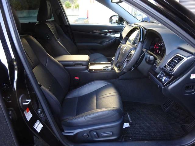 クラウン アスリートＧ　衝突被害軽減ブレーキ　アダプティブクルーズコントロール　レーンキープ　クリアランスソナー　テレビ　ナビ　Ｂｌｕｅｔｏｏｔｈ対応　シートヒーター　シートクーラー　ローダウン　社外マフラー（18枚目）