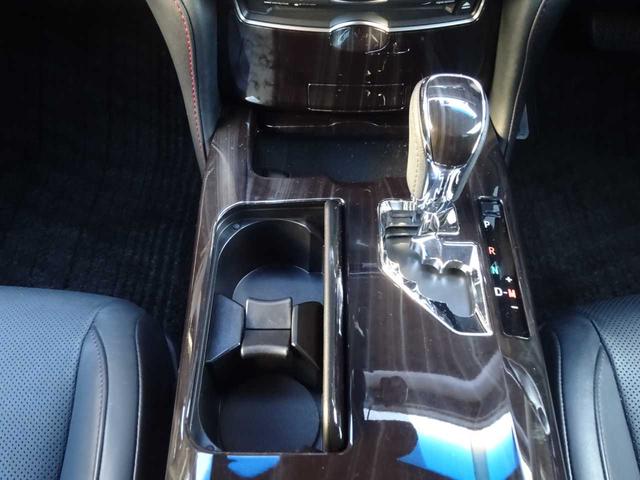 クラウン アスリートＧ　衝突被害軽減ブレーキ　アダプティブクルーズコントロール　レーンキープ　クリアランスソナー　テレビ　ナビ　Ｂｌｕｅｔｏｏｔｈ対応　シートヒーター　シートクーラー　ローダウン　社外マフラー（32枚目）