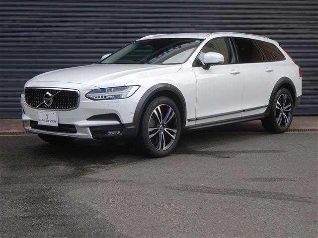 Ｖ９０ クロスカントリー　Ｔ５　ＡＷＤ　サマム　黒革　シートヒーター　シートクーラー　ＢＴ接続　全周囲カメラ　カープレイ対応　アダプティブクルーズ　ＬＥＤヘッドライト　ナビＴＶ（4枚目）