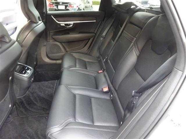 Ｖ９０ クロスカントリー　Ｔ５　ＡＷＤ　サマム　黒革　シートヒーター　シートクーラー　ＢＴ接続　全周囲カメラ　カープレイ対応　アダプティブクルーズ　ＬＥＤヘッドライト　ナビＴＶ（24枚目）