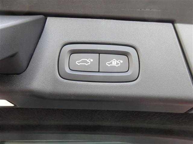 Ｖ９０ クロスカントリー　Ｔ５　ＡＷＤ　サマム　黒革　シートヒーター　シートクーラー　ＢＴ接続　全周囲カメラ　カープレイ対応　アダプティブクルーズ　ＬＥＤヘッドライト　ナビＴＶ（36枚目）