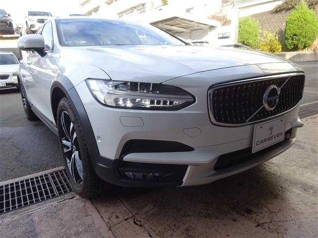 Ｖ９０ クロスカントリー　Ｔ５　ＡＷＤ　サマム　黒革　シートヒーター　シートクーラー　ＢＴ接続　全周囲カメラ　カープレイ対応　アダプティブクルーズ　ＬＥＤヘッドライト　ナビＴＶ（40枚目）