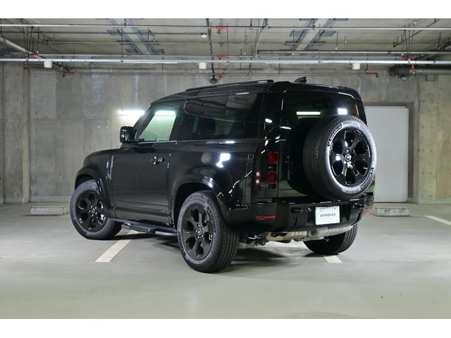 ディフェンダー ９０Ｘ－ダイナミックＨＳＥ　Ｄ３５０　エアサスペンション　ブラックパック　スライディングパノラミックルーフ　デジタルインナーミラー　コールドクライメートパック　マトリックスＬＥＤ　２０インチＡＷ（グロスブラックフィニッシュ）（2枚目）