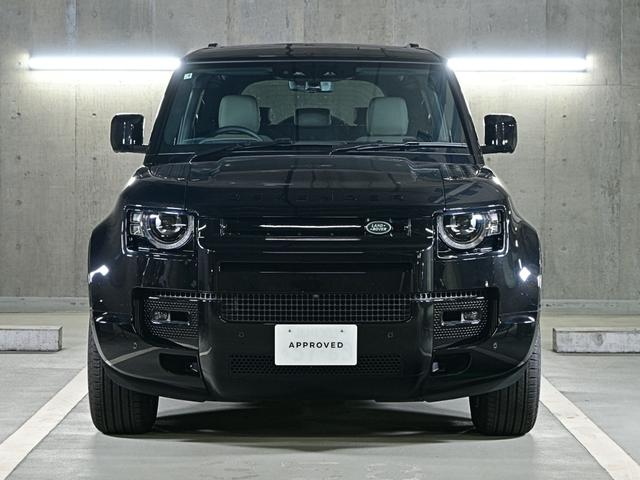 ディフェンダー ９０Ｘ－ダイナミックＨＳＥ　Ｄ３５０　エアサスペンション　ブラックパック　スライディングパノラミックルーフ　デジタルインナーミラー　コールドクライメートパック　マトリックスＬＥＤ　２０インチＡＷ（グロスブラックフィニッシュ）（6枚目）