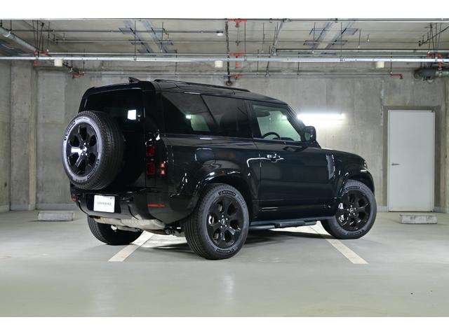 ディフェンダー ９０Ｘ－ダイナミックＨＳＥ　Ｄ３５０　エアサスペンション　ブラックパック　スライディングパノラミックルーフ　デジタルインナーミラー　コールドクライメートパック　マトリックスＬＥＤ　２０インチＡＷ（グロスブラックフィニッシュ）（8枚目）