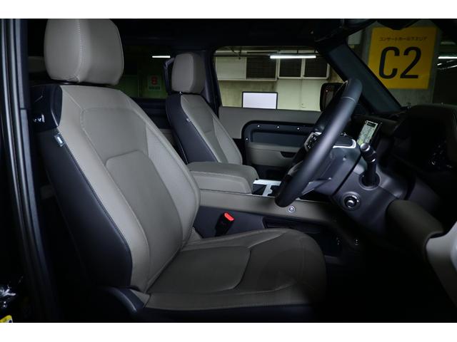 ディフェンダー ９０Ｘ－ダイナミックＨＳＥ　Ｄ３５０　エアサスペンション　ブラックパック　スライディングパノラミックルーフ　デジタルインナーミラー　コールドクライメートパック　マトリックスＬＥＤ　２０インチＡＷ（グロスブラックフィニッシュ）（12枚目）