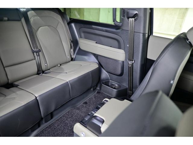 ディフェンダー ９０Ｘ－ダイナミックＨＳＥ　Ｄ３５０　エアサスペンション　ブラックパック　スライディングパノラミックルーフ　デジタルインナーミラー　コールドクライメートパック　マトリックスＬＥＤ　２０インチＡＷ（グロスブラックフィニッシュ）（15枚目）