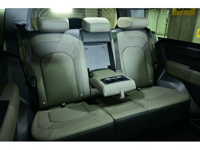 ディフェンダー ９０Ｘ－ダイナミックＨＳＥ　Ｄ３５０　エアサスペンション　ブラックパック　スライディングパノラミックルーフ　デジタルインナーミラー　コールドクライメートパック　マトリックスＬＥＤ　２０インチＡＷ（グロスブラックフィニッシュ）（19枚目）