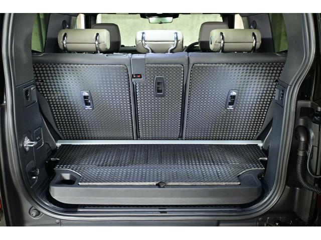 ディフェンダー ９０Ｘ－ダイナミックＨＳＥ　Ｄ３５０　エアサスペンション　ブラックパック　スライディングパノラミックルーフ　デジタルインナーミラー　コールドクライメートパック　マトリックスＬＥＤ　２０インチＡＷ（グロスブラックフィニッシュ）（32枚目）