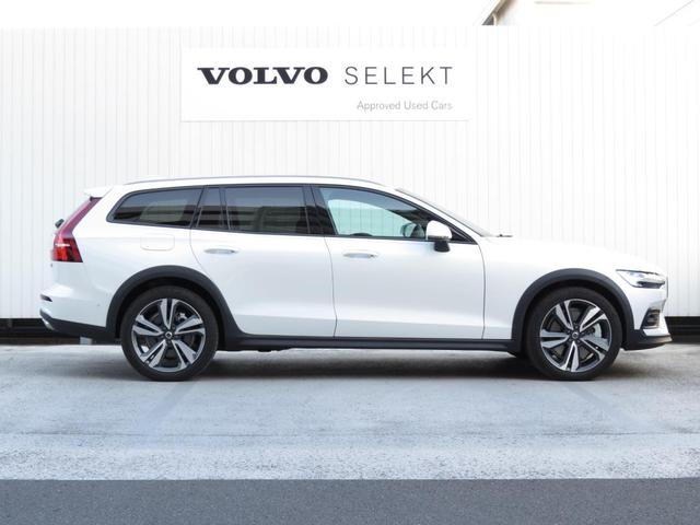 Ｖ６０ クロスカントリー　アルティメット　Ｂ５　ＡＷＤ　新車保証継承　グーグル３６０　カメラ　ディーラー認定中古　アダプティブクルーズコントロール（5枚目）