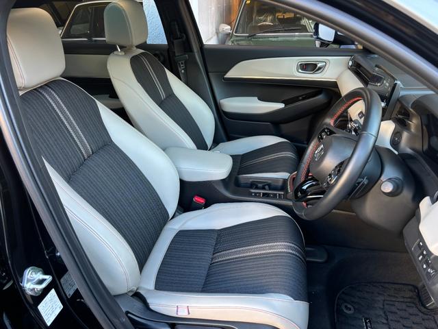 ヴェゼル ｅ：ＨＥＶ　ＰＬａＹ■ワンオーナー■パノラマツートンルーフ■　◎走行５千ｋｍ！■グレージュレザー■センシング■９ｉｎナビ■コネクトディスプレイ■ハンズフリーパワーバックドア■リアベンチレーション■ステアリング＆シートヒータ■ワイヤレス充電器■ブラインドスポット■（32枚目）