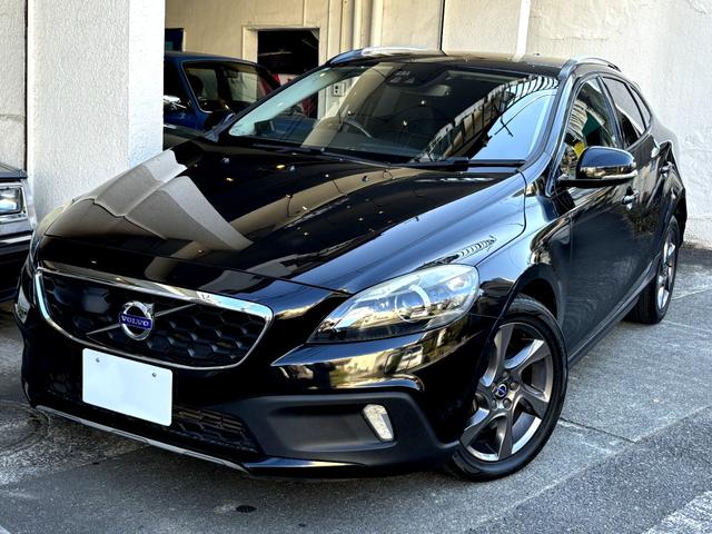 V40 クロスカントリー D4 SE■衝突被害軽減システム■4WD■ シティセーフティー■歩行者エアバッグ■BLIS■純正17インチアルミ■ブラックレザーシート■ドライブレコーダー■純正ナビ/TV■ETC■バックカメラ■クルーズコントロール■シートヒータ■パワーシート■(3枚目)