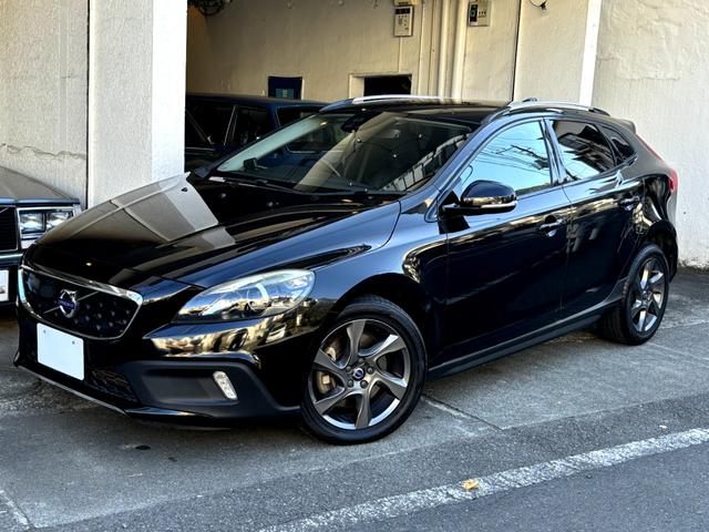 V40 クロスカントリー D4 SE■衝突被害軽減システム■4WD■ シティセーフティー■歩行者エアバッグ■BLIS■純正17インチアルミ■ブラックレザーシート■ドライブレコーダー■純正ナビ/TV■ETC■バックカメラ■クルーズコントロール■シートヒータ■パワーシート■(14枚目)