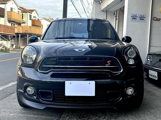 ＭＩＮＩ クーパーＳＤ　クロスオーバー■後期型■ブラックデザインＰＫＧ　■ＪＣＷ純正１８ｉｎアルミ！■ＺＢ２０型ディーゼルターボ！■純正ナビ＆フルセグＴＶ！■ドライブレコーダー■バックカメラ■パドルシフト■プッシュボタン■ハーフレザーシート■ブラックアウト■ＬＥＤライト■（2枚目）