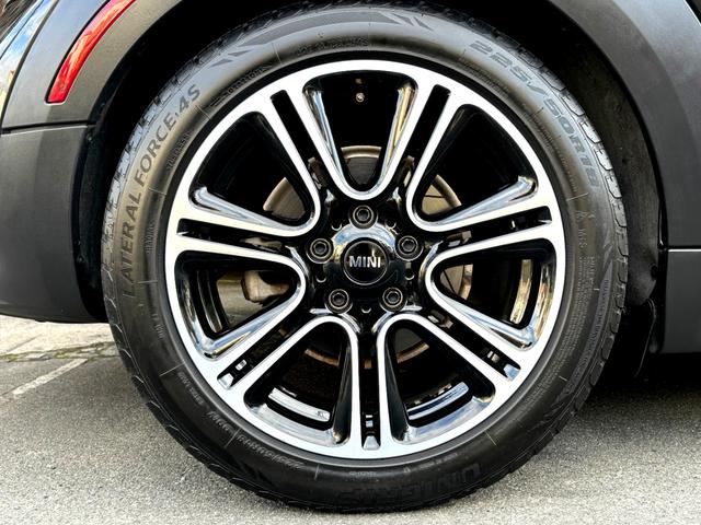 ＭＩＮＩ クーパーＳＤ　クロスオーバー■後期型■ブラックデザインＰＫＧ　■ＪＣＷ純正１８ｉｎアルミ！■ＺＢ２０型ディーゼルターボ！■純正ナビ＆フルセグＴＶ！■ドライブレコーダー■バックカメラ■パドルシフト■プッシュボタン■ハーフレザーシート■ブラックアウト■ＬＥＤライト■（5枚目）