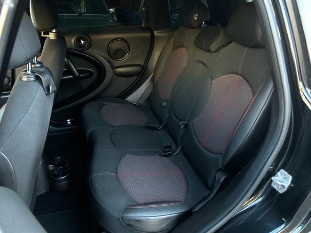 ＭＩＮＩ クーパーＳＤ　クロスオーバー■後期型■ブラックデザインＰＫＧ　■ＪＣＷ純正１８ｉｎアルミ！■ＺＢ２０型ディーゼルターボ！■純正ナビ＆フルセグＴＶ！■ドライブレコーダー■バックカメラ■パドルシフト■プッシュボタン■ハーフレザーシート■ブラックアウト■ＬＥＤライト■（16枚目）