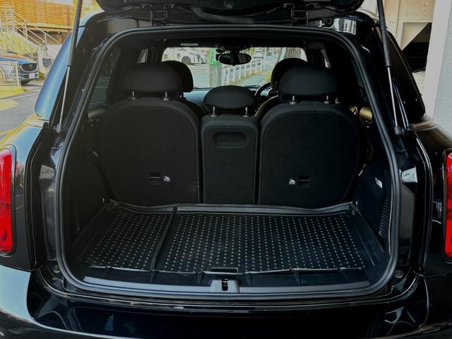 ＭＩＮＩ クーパーＳＤ　クロスオーバー■後期型■ブラックデザインＰＫＧ　■ＪＣＷ純正１８ｉｎアルミ！■ＺＢ２０型ディーゼルターボ！■純正ナビ＆フルセグＴＶ！■ドライブレコーダー■バックカメラ■パドルシフト■プッシュボタン■ハーフレザーシート■ブラックアウト■ＬＥＤライト■（17枚目）