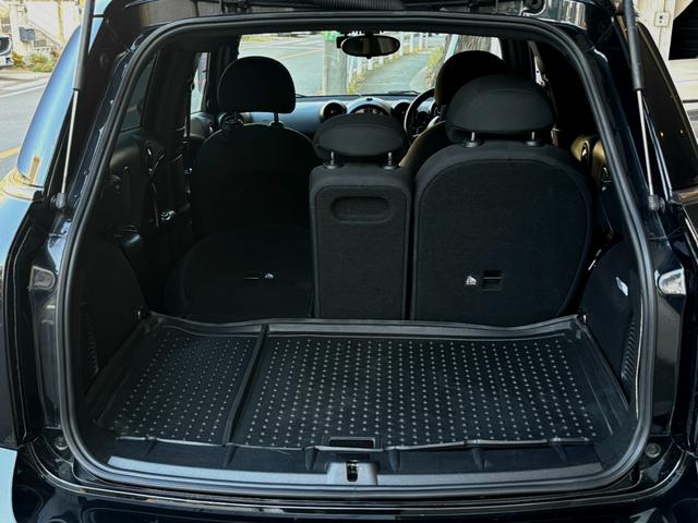 ＭＩＮＩ クーパーＳＤ　クロスオーバー■後期型■ブラックデザインＰＫＧ　■ＪＣＷ純正１８ｉｎアルミ！■ＺＢ２０型ディーゼルターボ！■純正ナビ＆フルセグＴＶ！■ドライブレコーダー■バックカメラ■パドルシフト■プッシュボタン■ハーフレザーシート■ブラックアウト■ＬＥＤライト■（18枚目）