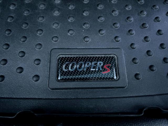 ＭＩＮＩ クーパーＳＤ　クロスオーバー■後期型■ブラックデザインＰＫＧ　■ＪＣＷ純正１８ｉｎアルミ！■ＺＢ２０型ディーゼルターボ！■純正ナビ＆フルセグＴＶ！■ドライブレコーダー■バックカメラ■パドルシフト■プッシュボタン■ハーフレザーシート■ブラックアウト■ＬＥＤライト■（31枚目）