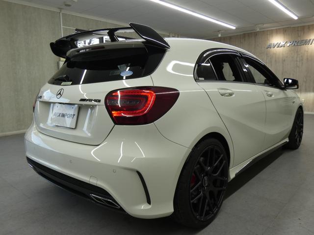 Ａ４５　ＡＭＧ　４マチック　ＡＭＧアドバンスト＆ＡＭＧカーボン＆セーフティＰＫＧ　ディストロ　社外Ｒウイング　黒革　前席Ｍ付Ｐシート＆シートヒーター　ナビＴＶ　Ｂカメラ　赤キャリパー　ハーマンカードン　ＨＩＤ　ＥＴＣ　１９ＡＷ(57枚目)