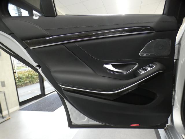 Ｓクラス Ｓ４００ハイブリッド　エクスクルーシブ　ＡＭＧスポーツＰＫＧ　禁煙黒革　パノラマＳＲ　ＲＳＰ　ディストロ　全周Ｃ　前席Ｍ付Ｐシート＆ベンチレータ＆マッサージ　前席シートヒーター　ナビＴＶ　ＦＭＡＭ　Ｐトランク　ＬＥＤライト　ＡＭＧ１９ＡＷ（40枚目）