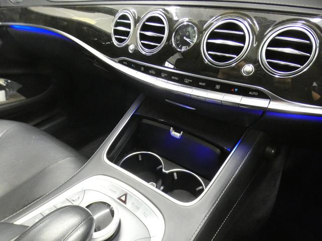 Ｓクラス Ｓ４００ハイブリッド　エクスクルーシブ　ＡＭＧスポーツＰＫＧ　禁煙黒革　パノラマＳＲ　ＲＳＰ　ディストロ　全周Ｃ　前席Ｍ付Ｐシート＆ベンチレータ＆マッサージ　前席シートヒーター　ナビＴＶ　ＦＭＡＭ　Ｐトランク　ＬＥＤライト　ＡＭＧ１９ＡＷ（58枚目）
