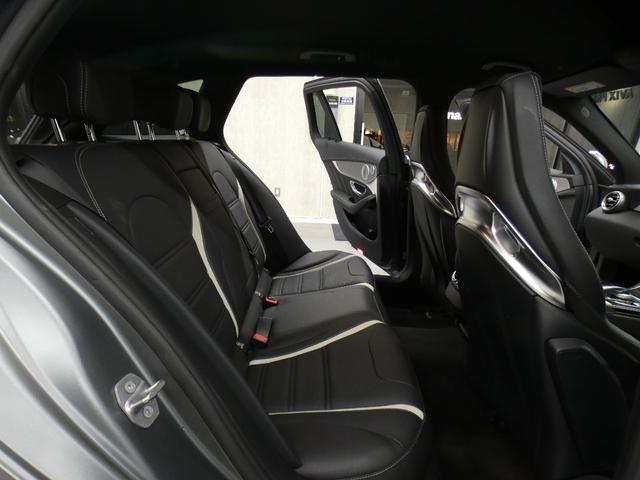 ・ＡＭＧパフォーマンスパッケージ（ＡＭＧカーボンセラミックブレーキ（フロント）、ＡＭＧパフォーマンスシート（前席））