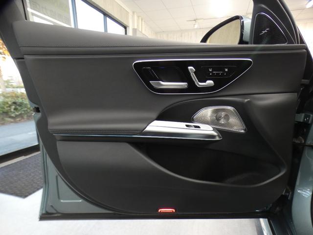 Eクラスステーションワゴン E200ステーションワゴンアバギャルドAMGラインP レザーEXC&デジタルインテリア&アドバンスドPKG 新車保証 現行 禁煙1オナ 黒革 パノラマSR ナビTV 全周C MBUXスーパースクリーン 3Dコックピット 温冷Pシート Dライト 19AW(35枚目)