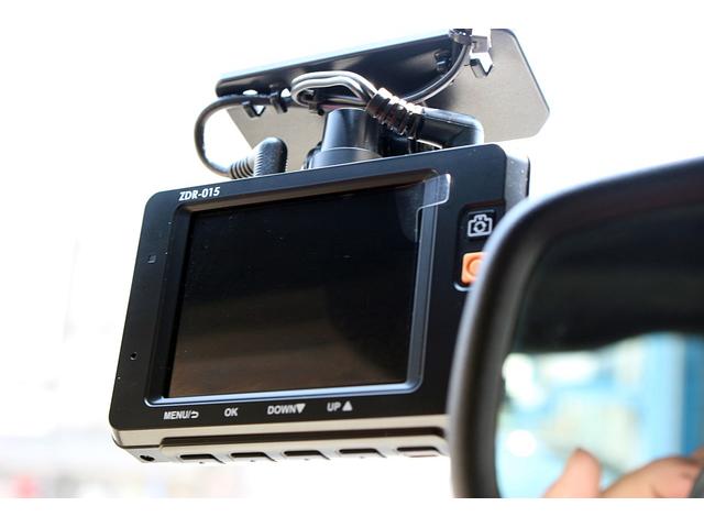 アバルト５００ ベースグレード　右５速ＭＴ　キセノンライト　１６インチアルミホイール　レッドフラウレザーシート　ＥＴＣ　前後ドライブレコーダー　レッドペイントブレーキキャリパー（30枚目）