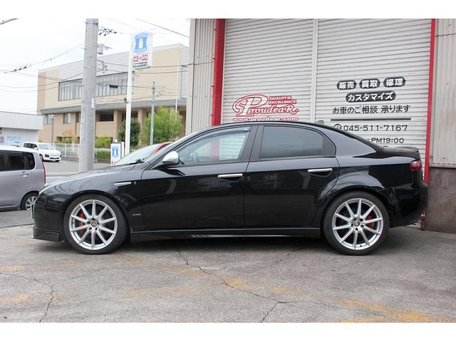 アルファ159 3.2 JTS Q4 Q-トロニック TI 後期モデル アイシン6AT 4WD TEZZOマフラー Frリップ&カーボンスイープ 19インチAW インマニ赤ペイント タワーバー スポーツレザー パワーシート HDDナビ Bカメラ 前後ドラレコ(8枚目)