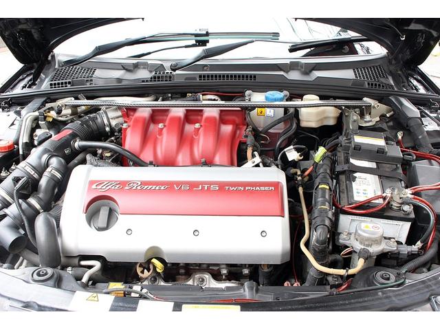 アルファ159 3.2 JTS Q4 Q-トロニック TI 後期モデル アイシン6AT 4WD TEZZOマフラー Frリップ&カーボンスイープ 19インチAW インマニ赤ペイント タワーバー スポーツレザー パワーシート HDDナビ Bカメラ 前後ドラレコ(33枚目)