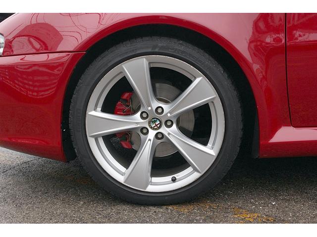 アルファGT クアドリフォリオ ドーロ 60台限定車 タイベル交換済み タンレザーシート 18インチAW キセノンライト パークセンサー 2DINナビ Bカメラ 前後ドラレコ シートヒーター 最終モデル(13枚目)