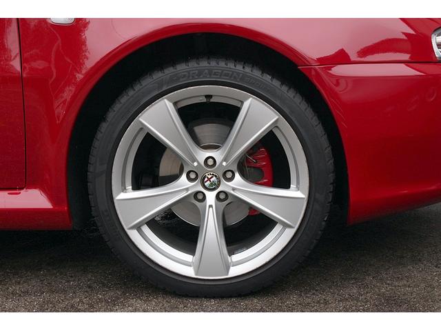 アルファGT クアドリフォリオ ドーロ 60台限定車 タイベル交換済み タンレザーシート 18インチAW キセノンライト パークセンサー 2DINナビ Bカメラ 前後ドラレコ シートヒーター 最終モデル(16枚目)