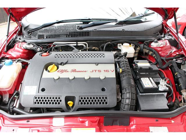 アルファGT クアドリフォリオ ドーロ 60台限定車 タイベル交換済み タンレザーシート 18インチAW キセノンライト パークセンサー 2DINナビ Bカメラ 前後ドラレコ シートヒーター 最終モデル(31枚目)