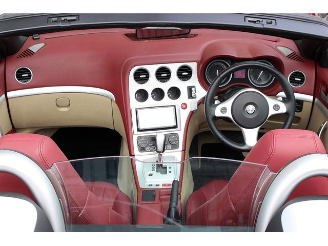 アルファスパイダー 3.2 JTS Q4 Qトロ ディスティンク V6EG アイシン6速AT 4WD キセノン TI用19AW ブレンボキャリパー レッドフラウレザーシート パワーシート パドルシフト 2DINナビ パークセンサー(4枚目)