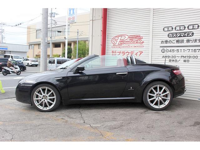 アルファスパイダー 3.2 JTS Q4 Qトロ ディスティンク V6EG アイシン6速AT 4WD キセノン TI用19AW ブレンボキャリパー レッドフラウレザーシート パワーシート パドルシフト 2DINナビ パークセンサー(8枚目)