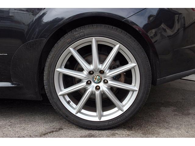 アルファスパイダー 3.2 JTS Q4 Qトロ ディスティンク V6EG アイシン6速AT 4WD キセノン TI用19AW ブレンボキャリパー レッドフラウレザーシート パワーシート パドルシフト 2DINナビ パークセンサー(15枚目)